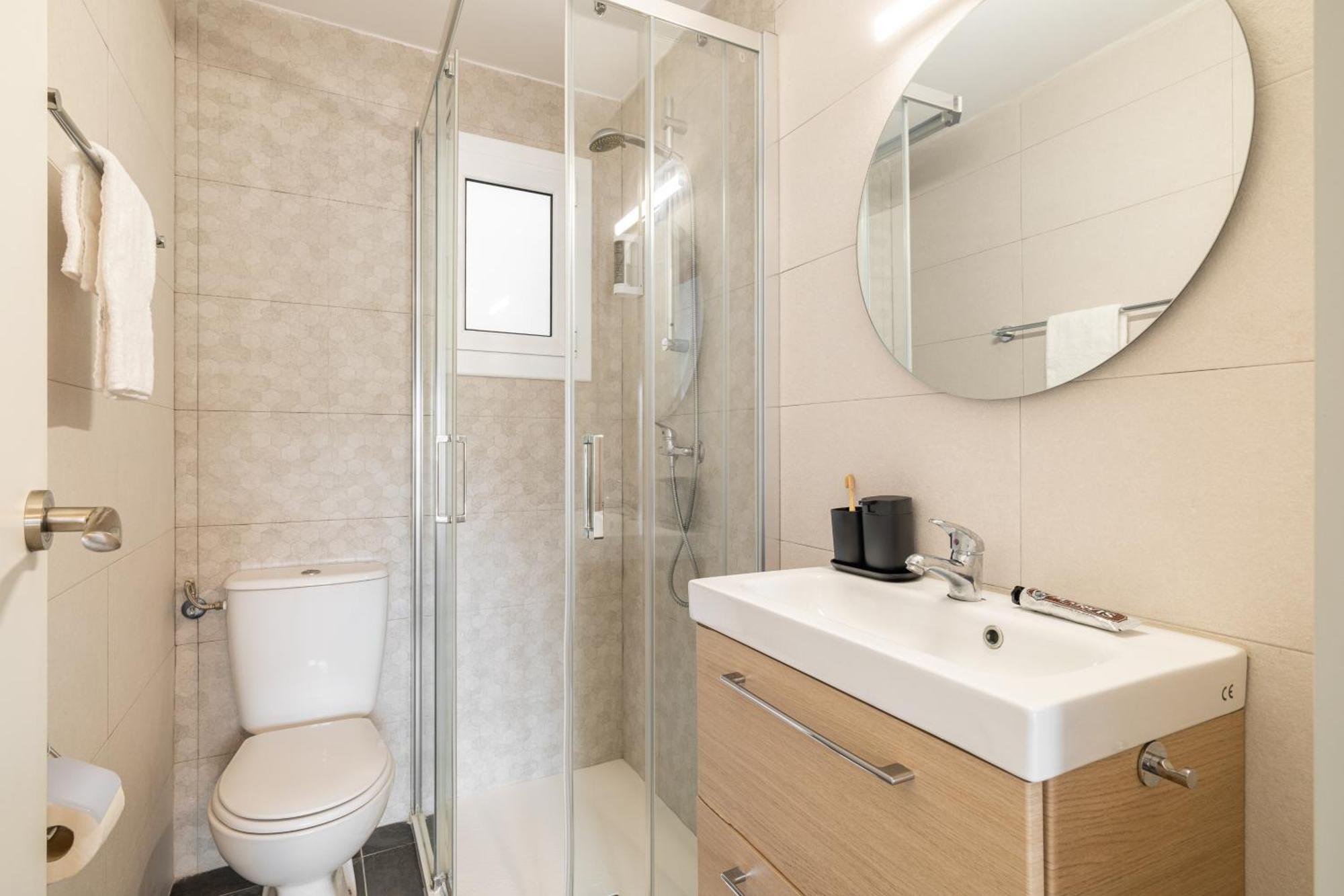 Collblanc Apartment By Olala Homes L'Hospitalet de Llobregat Esterno foto